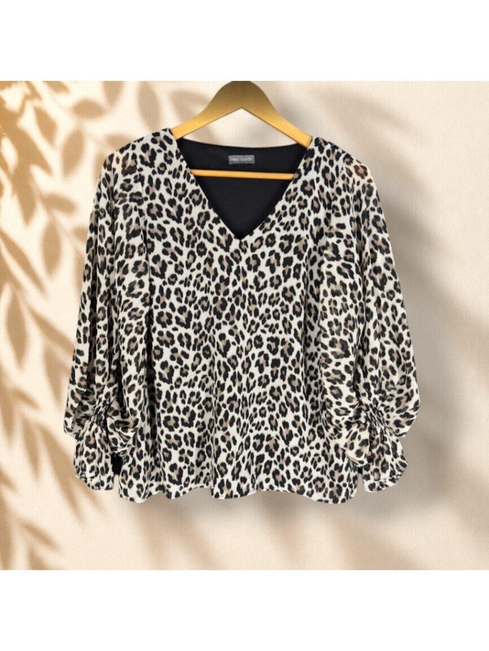 Vince Camuto Blouse Women M Medium White Animal Print V-Neck Long Sleeve Casual